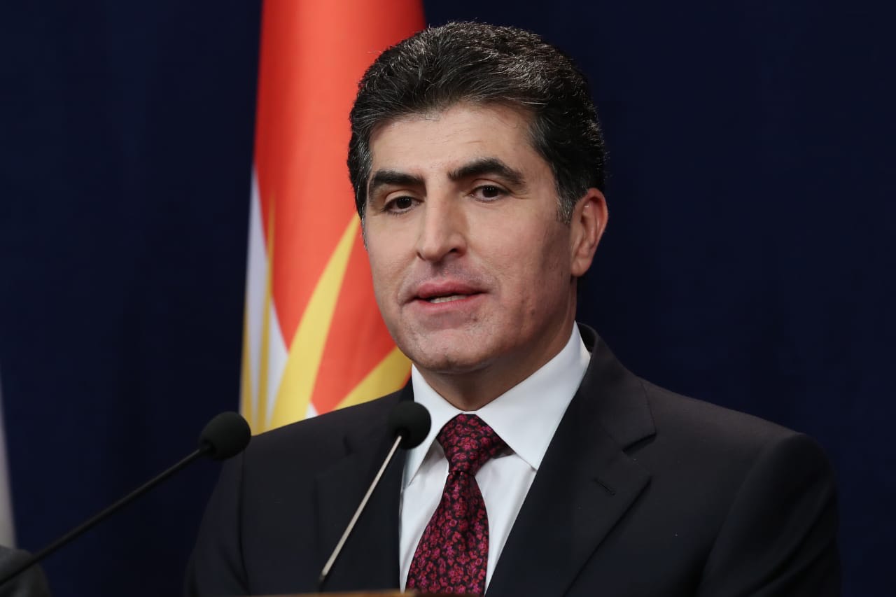 Nêçîrvan Barzanî serexweşîyê li malabatên qurbanîyên bûyera Kerbela dike